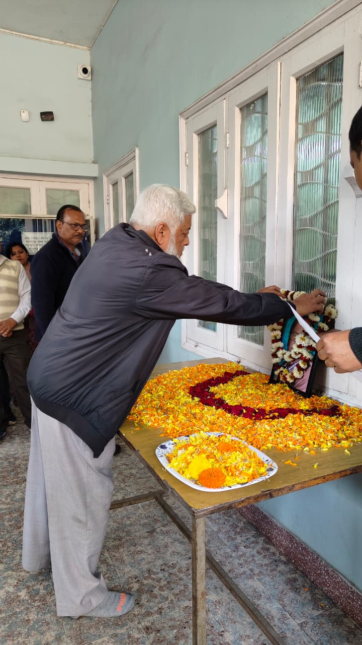 वन निगम के पूर्व कर्मचारी स्वर्गीय श्री सत्यनारायण मंडल जी के निधन पर शोक सभा का आयोजन
